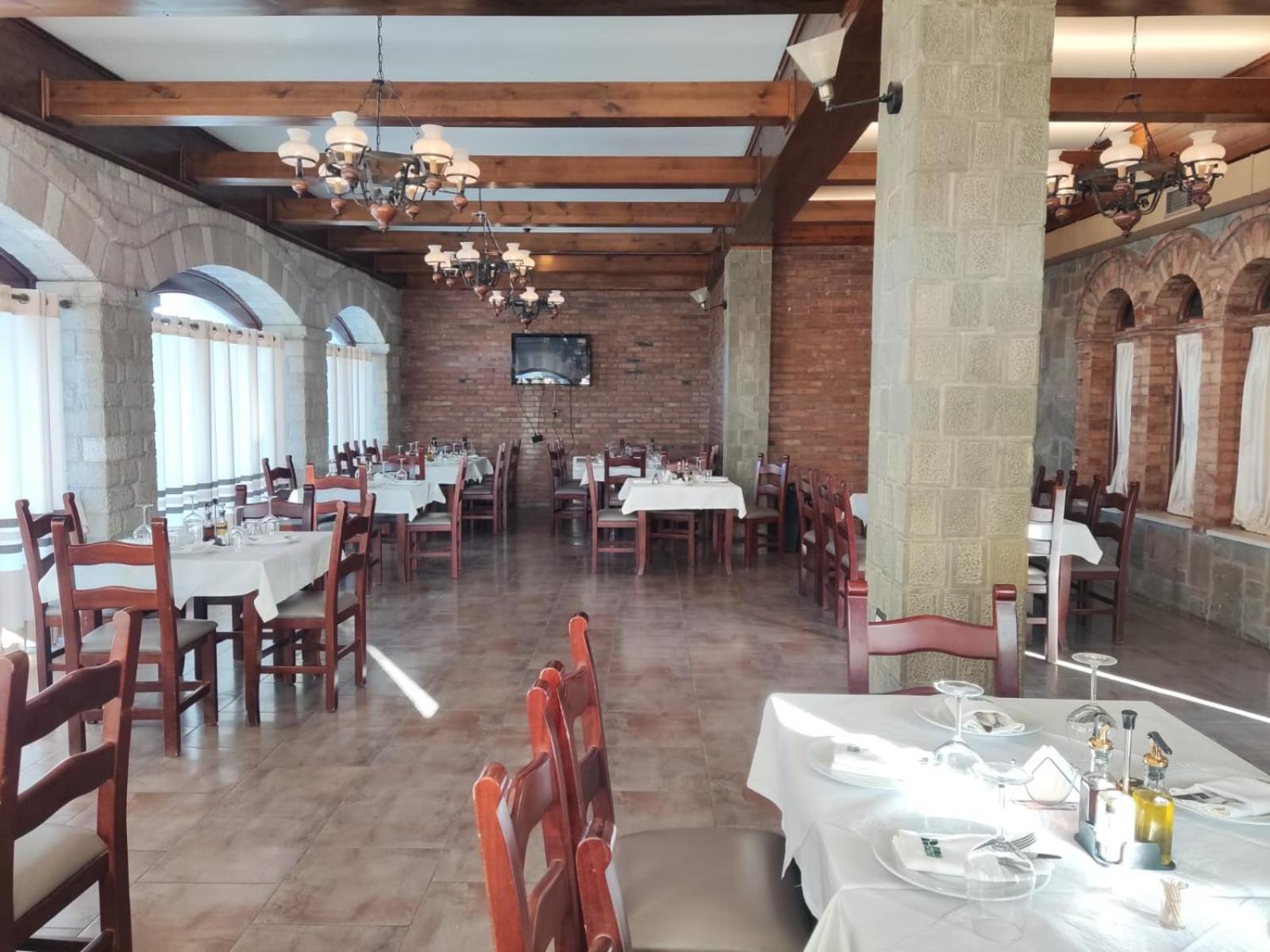 Dimal Castle Hotel Poshnje